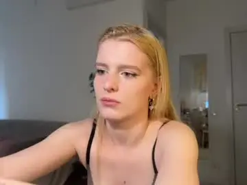 Nura_foxx  live sex cam