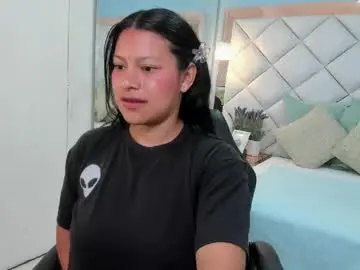 Pirlywild  live sex cam