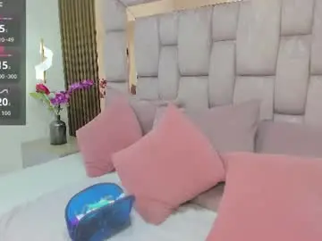 Pirlywild  live sex cam
