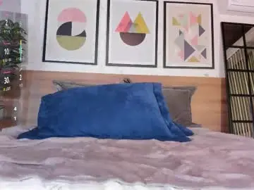 Tahliamoreau  live sex cam