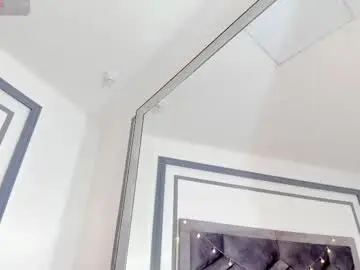 Tahliamoreau  live sex cam