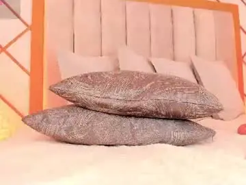 Tahliamoreau  live sex cam