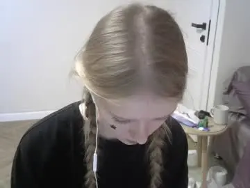 Mittietonge  live sex cam