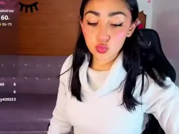 Sara_lux_t  live sex cam