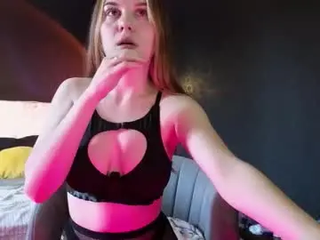 Dyna_bae  live sex cam