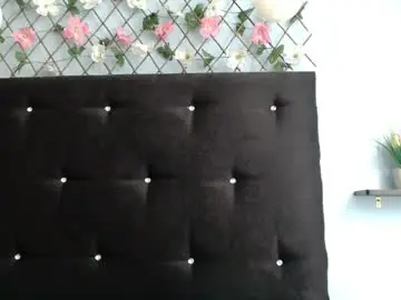 Evatits_1  live sex cam