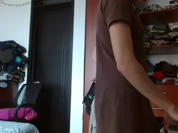 Malitamuymal22  live sex cam