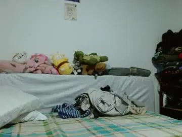 Malitamuymal22  live sex cam