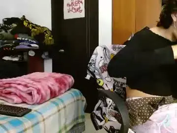 Malitamuymal22  live sex cam