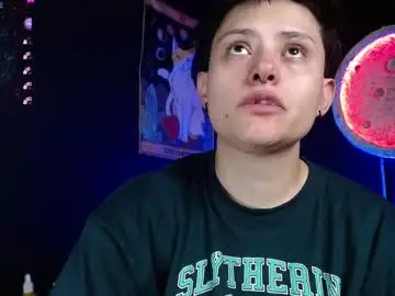Nikky_tomboy444  live sex cam
