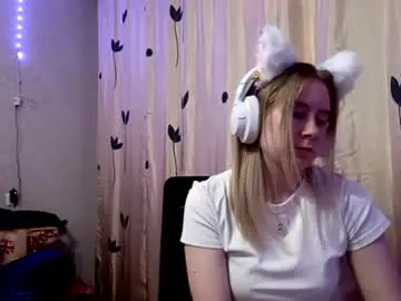 Coraliepenick  live sex cam