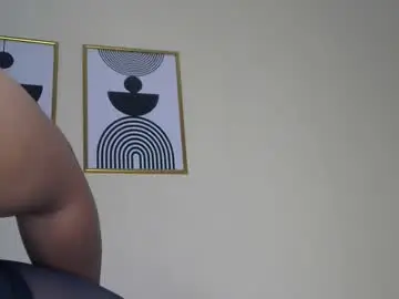 Curvybabe8  live sex cam