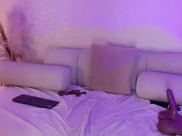 Emi_roberts  live sex cam