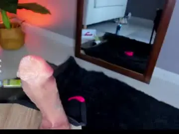 Emilybta  live sex cam