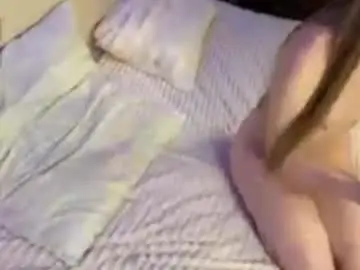 Halfundone  live sex cam