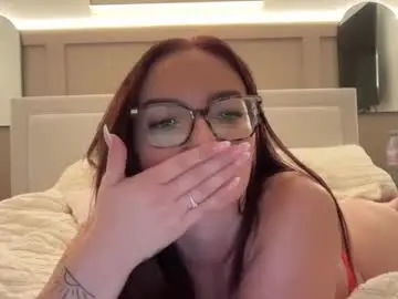 Hollyannauk  live sex cam