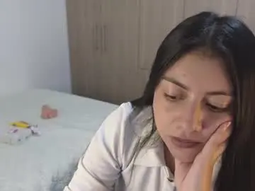 Pau_cute19  live sex cam