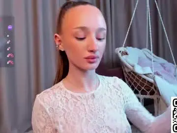 Pearl_bloom  live sex cam