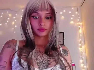 Bluee_v  live sex cam