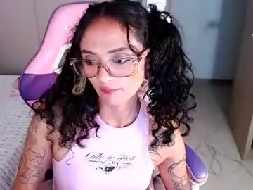 Bluee_v  live sex cam