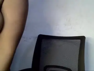 Honey_plumx12  live sex cam