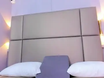 Millamoore_  live sex cam