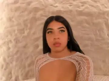 Naomy_gyal  live sex cam