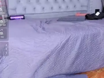 Naomy_gyal  live sex cam
