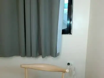 Yourcumslutari  live sex cam