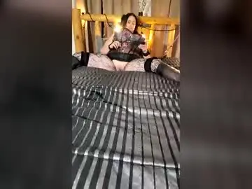 Iwannaplay4  live sex cam