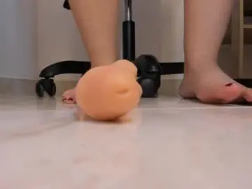 Katty_feet_  live sex cam