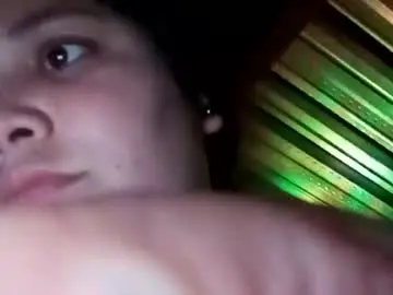 Yiletsy16  live sex cam