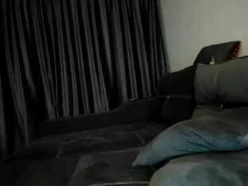 Bubyluxe717500  live sex cam