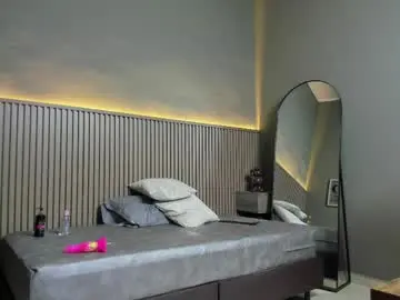 Dashadelgado  live sex cam