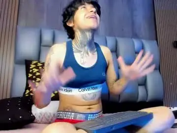 Hottiesjuls  live sex cam