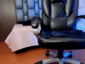 Hottiesjuls  live sex cam