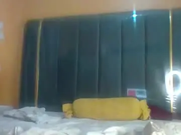 Ladyblossoms19  live sex cam