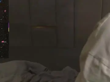 Mayasnoww  live sex cam
