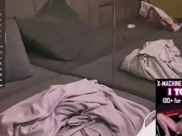 Mayasnoww  live sex cam