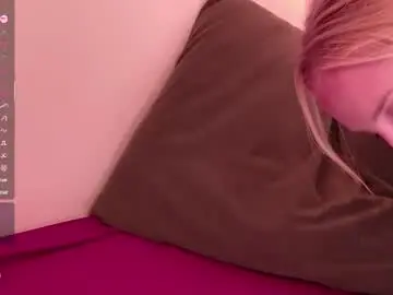Mayasnoww  live sex cam