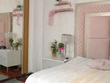 Miaroyale  live sex cam