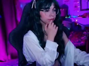 Sienaashwood  live sex cam