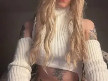 Trinitysecrets  live sex cam
