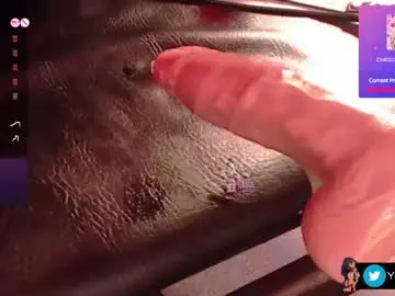 Yourgirlia_  live sex cam