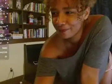 Bbtheestallion  live sex cam