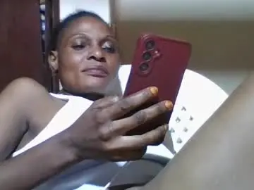 Ebonyqueen4  live sex cam