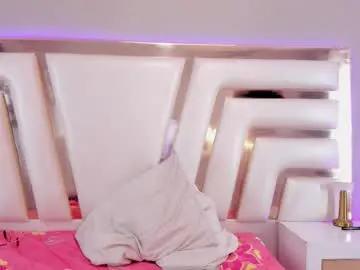 Geminisclark  live sex cam