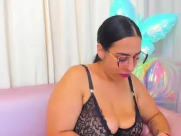 Geminisclark  live sex cam