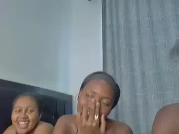 Kinky_leila  live sex cam