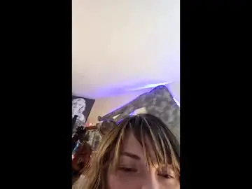 Krissykordova29  live sex cam